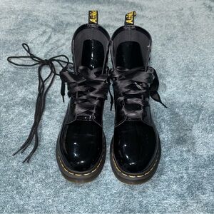 Dr. Martens Unisex 1460 8 Eye Boots in Black Patent Leather Men’s 7/Women’s 8